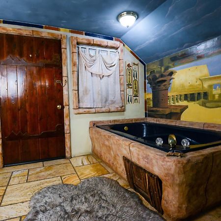 Castle Wood Theme Cottages- Couples Only Big Bear Lake Exterior photo