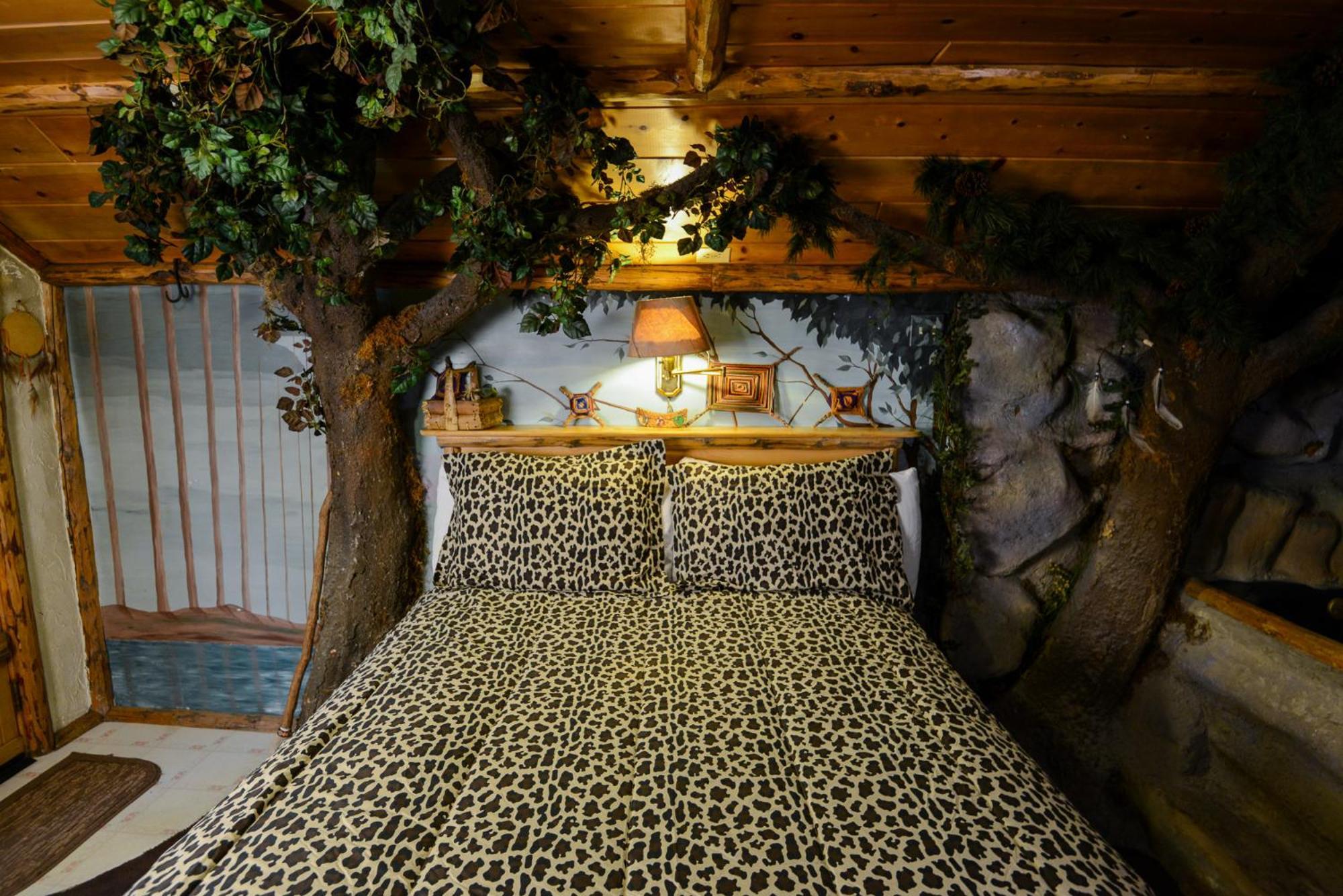 Castle Wood Theme Cottages- Couples Only Big Bear Lake Exterior photo