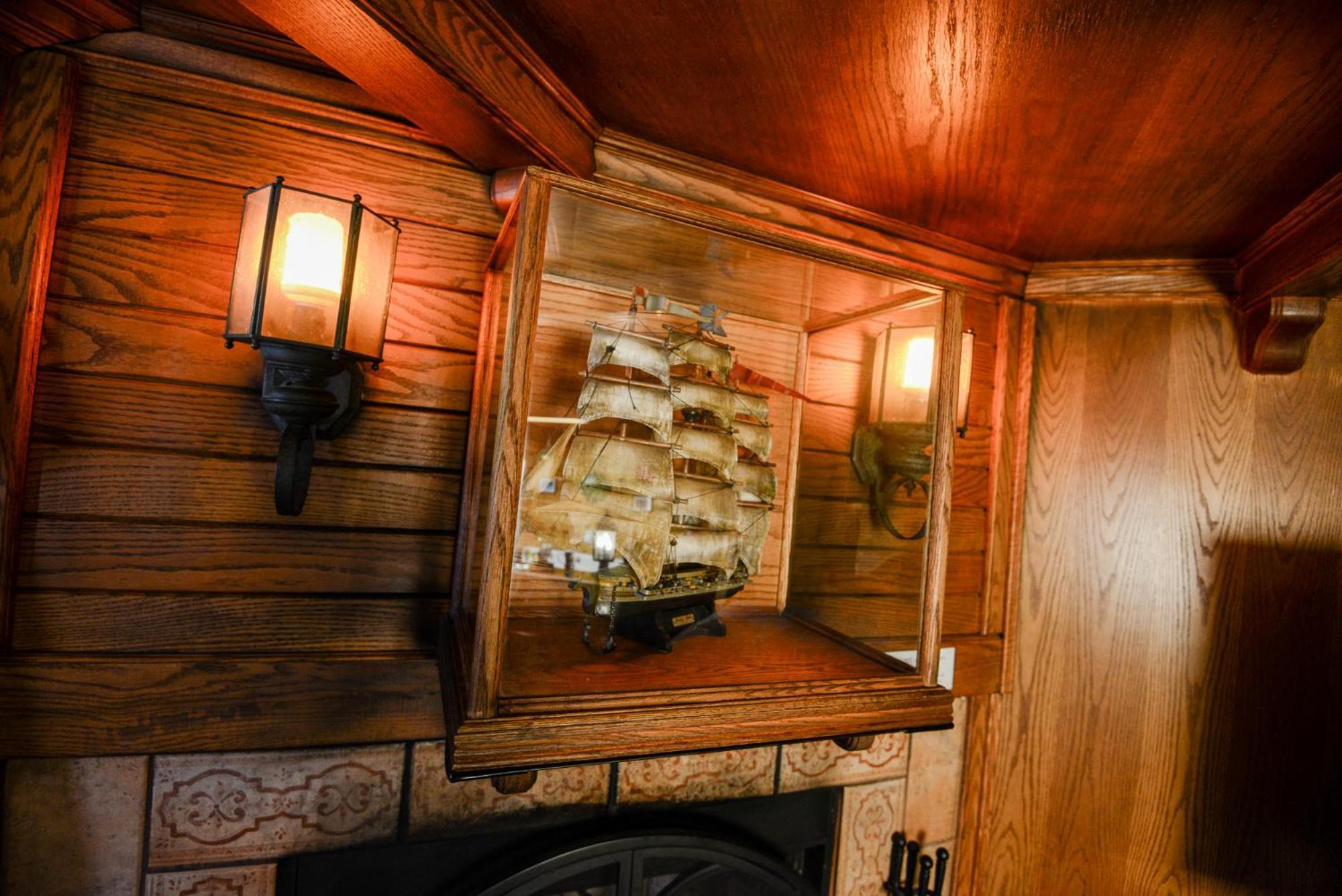 Castle Wood Theme Cottages- Couples Only Big Bear Lake Exterior photo