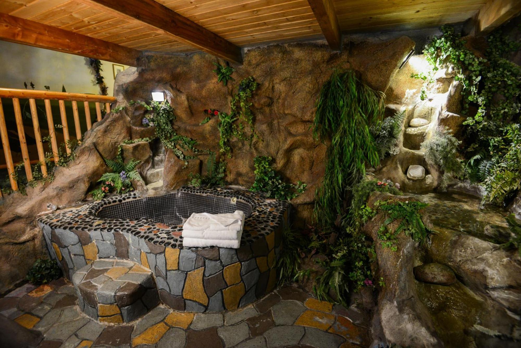 Castle Wood Theme Cottages- Couples Only Big Bear Lake Exterior photo