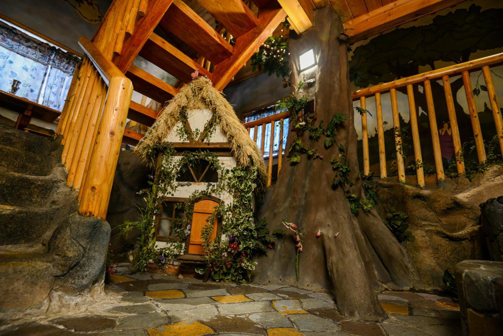 Castle Wood Theme Cottages- Couples Only Big Bear Lake Exterior photo