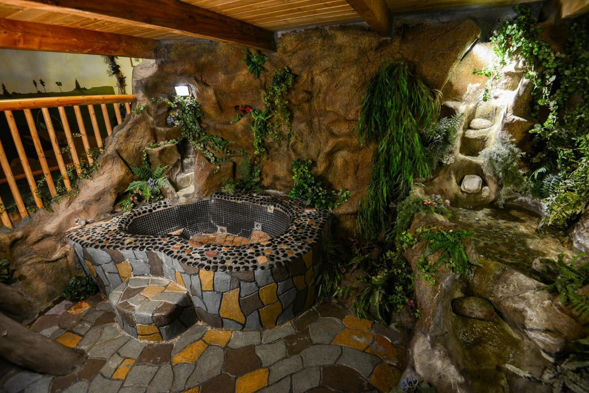 Castle Wood Theme Cottages- Couples Only Big Bear Lake Exterior photo