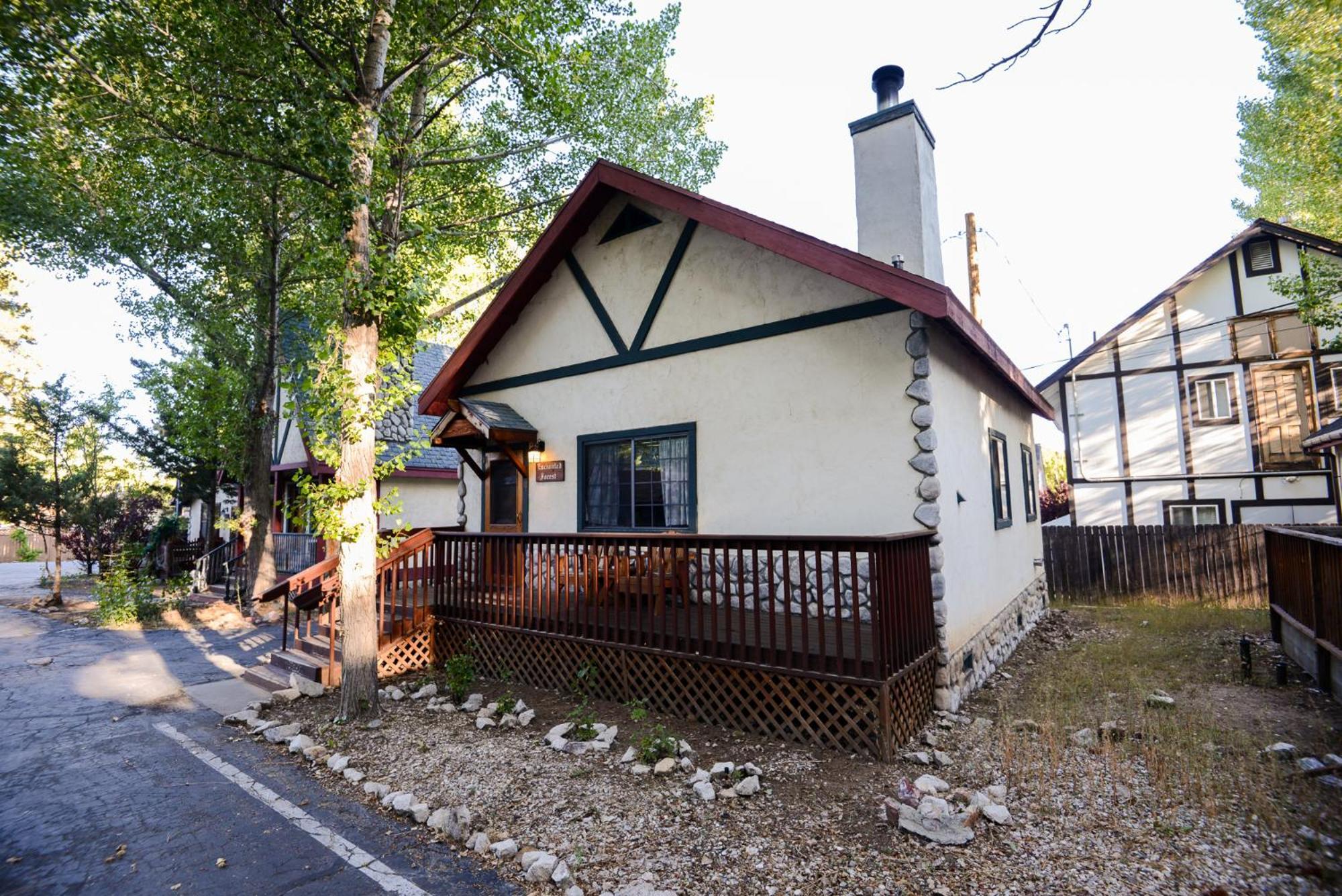 Castle Wood Theme Cottages- Couples Only Big Bear Lake Exterior photo