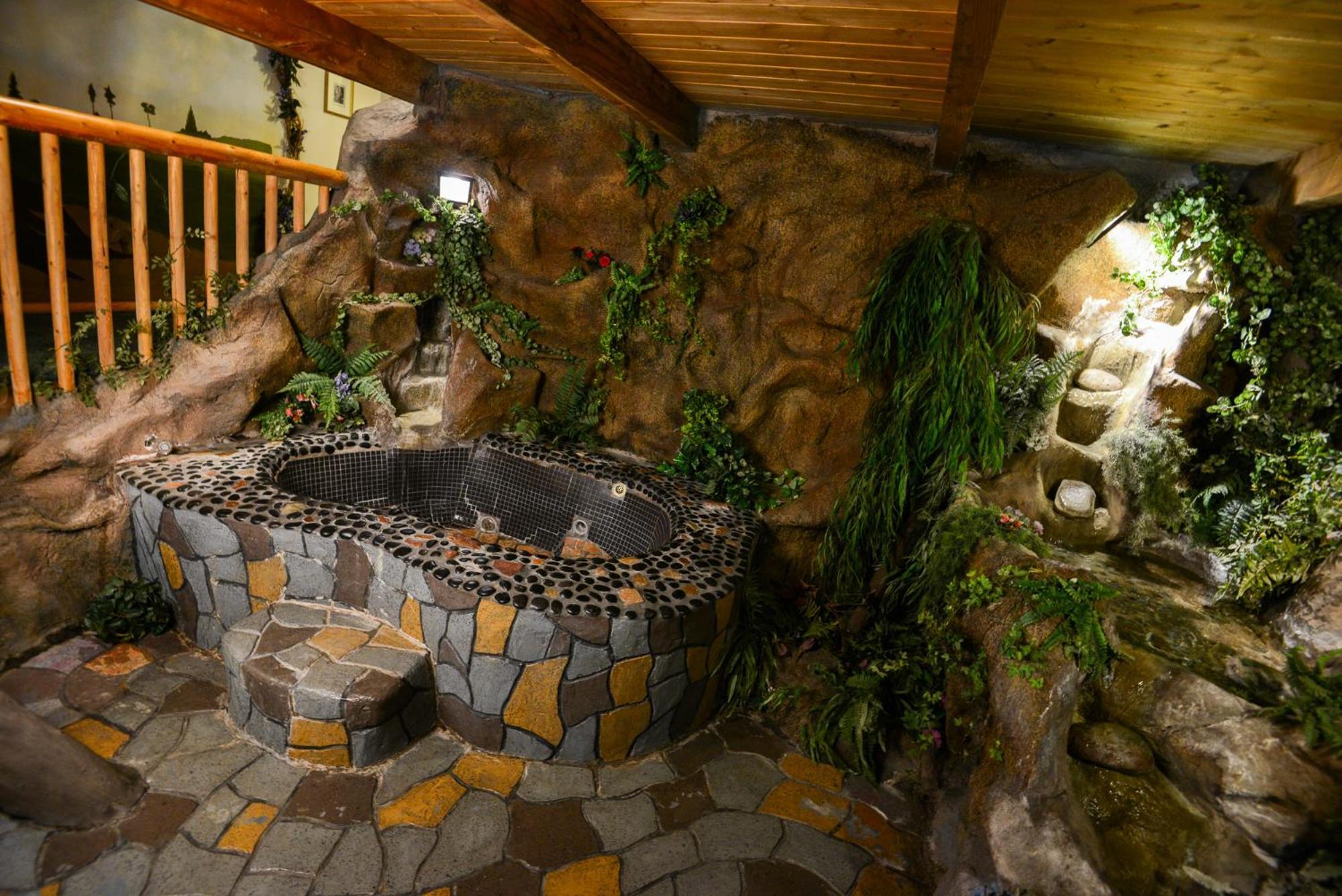 Castle Wood Theme Cottages- Couples Only Big Bear Lake Exterior photo