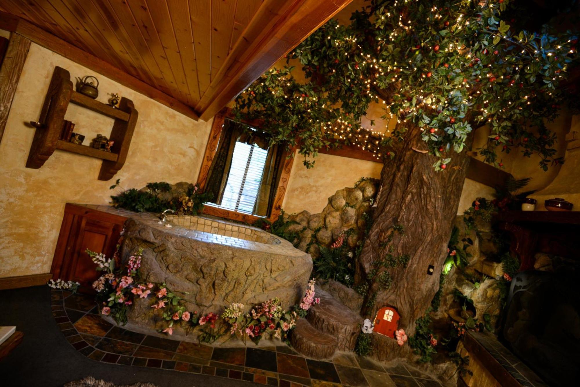 Castle Wood Theme Cottages- Couples Only Big Bear Lake Exterior photo