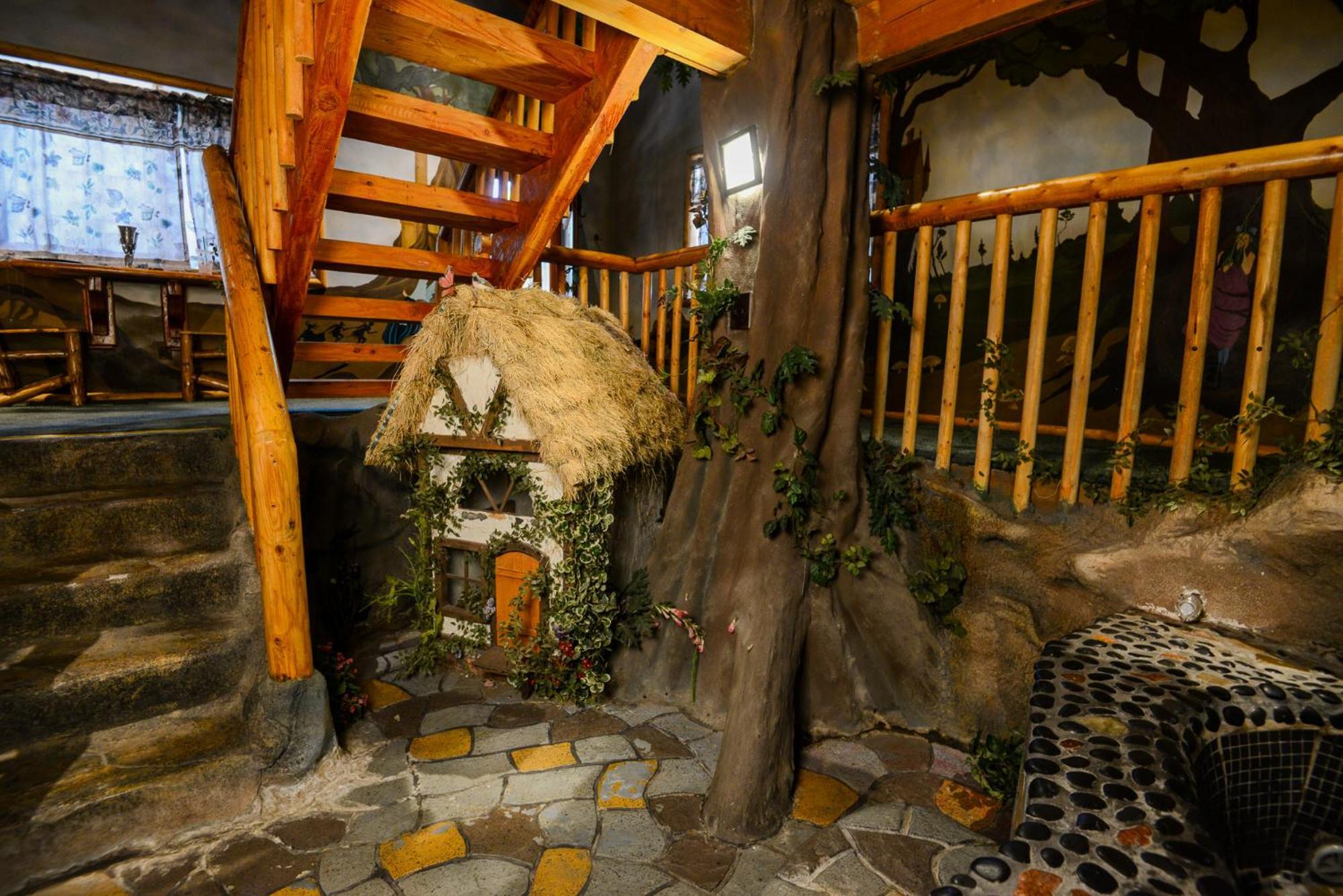 Castle Wood Theme Cottages- Couples Only Big Bear Lake Exterior photo