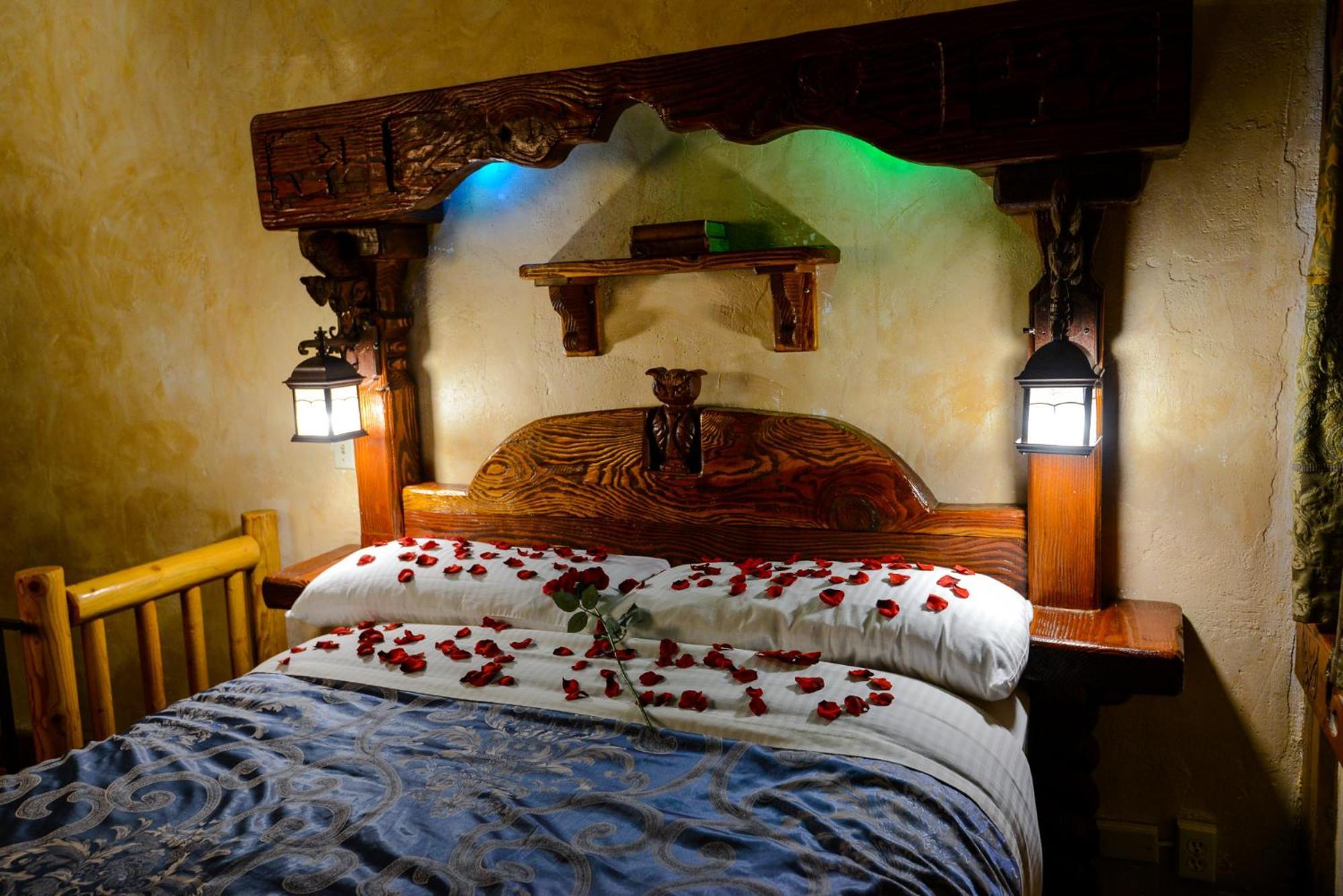 Castle Wood Theme Cottages- Couples Only Big Bear Lake Exterior photo