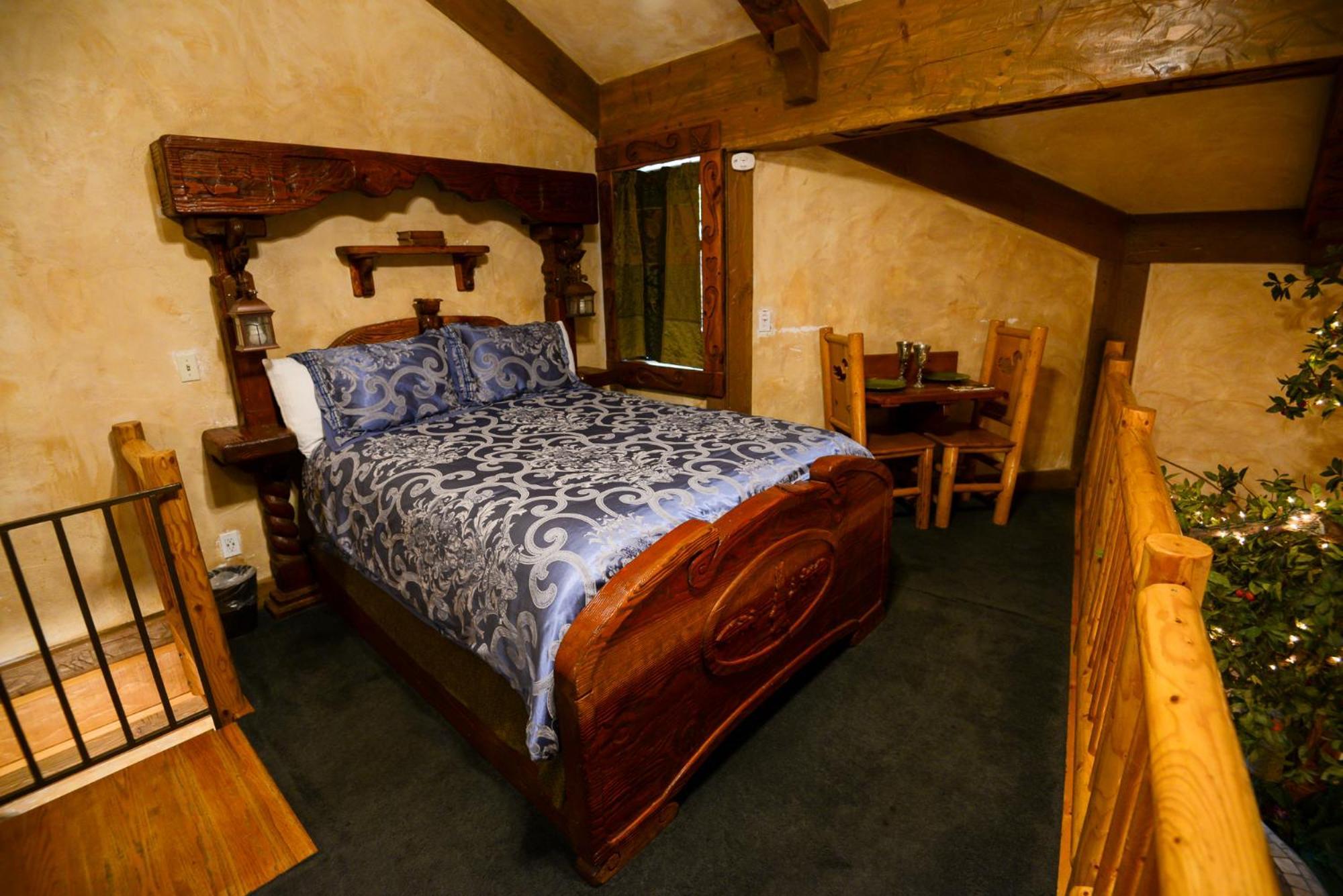 Castle Wood Theme Cottages- Couples Only Big Bear Lake Exterior photo