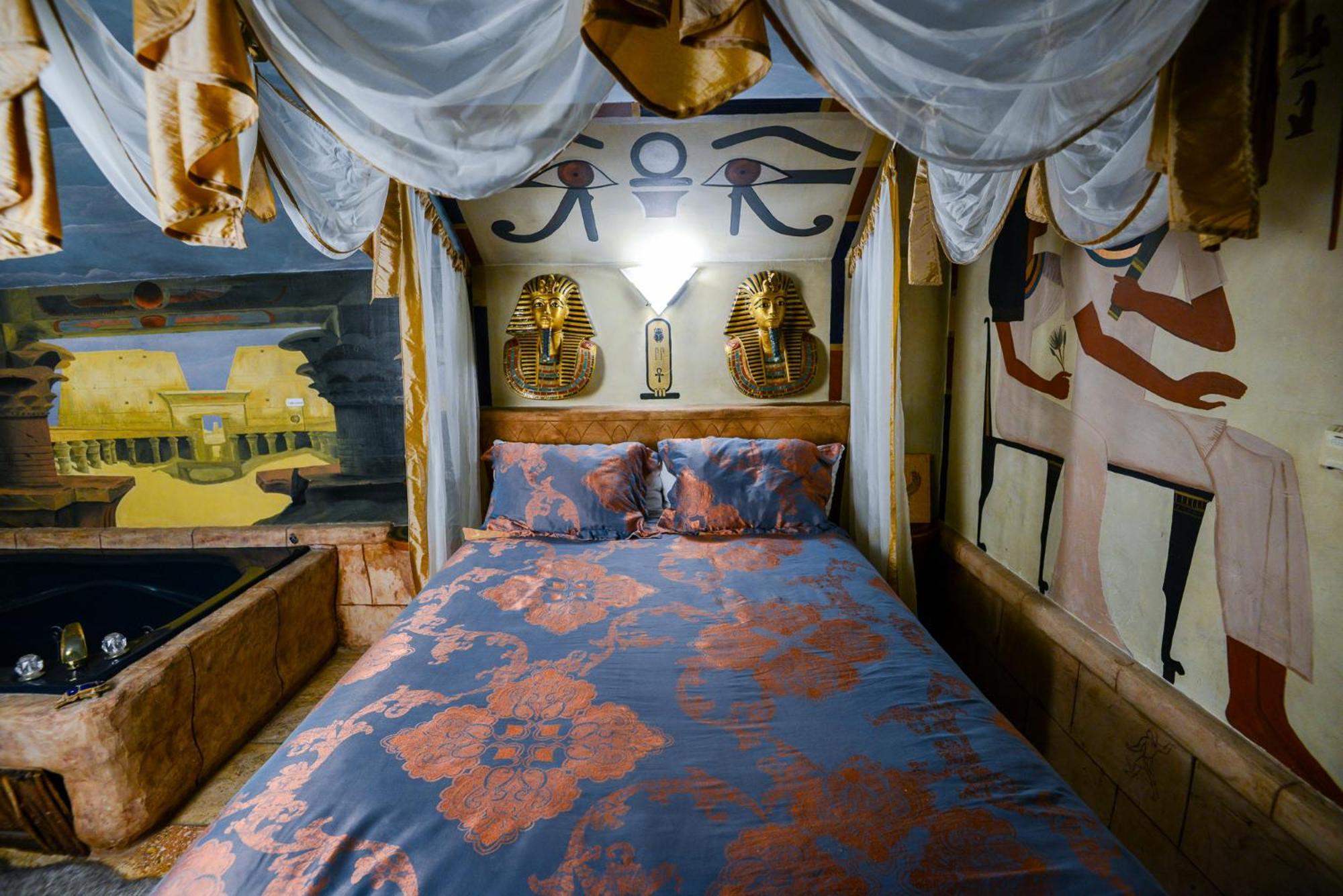 Castle Wood Theme Cottages- Couples Only Big Bear Lake Exterior photo