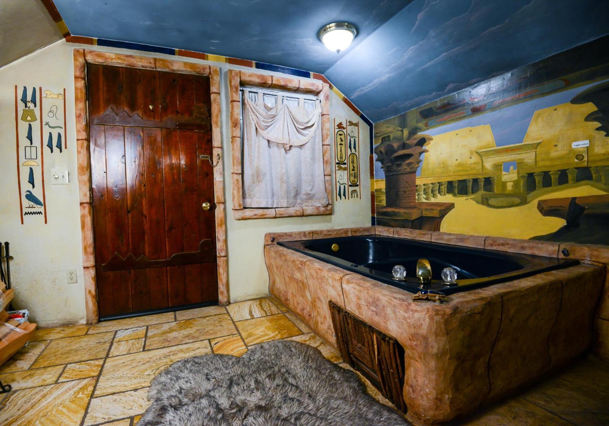 Castle Wood Theme Cottages- Couples Only Big Bear Lake Exterior photo